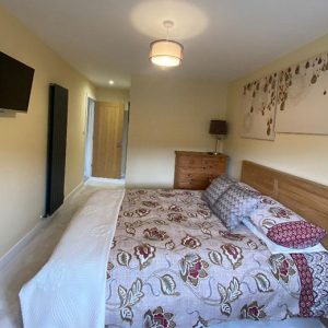 Clauds Close Mauve rooom with access to ensuite shower room